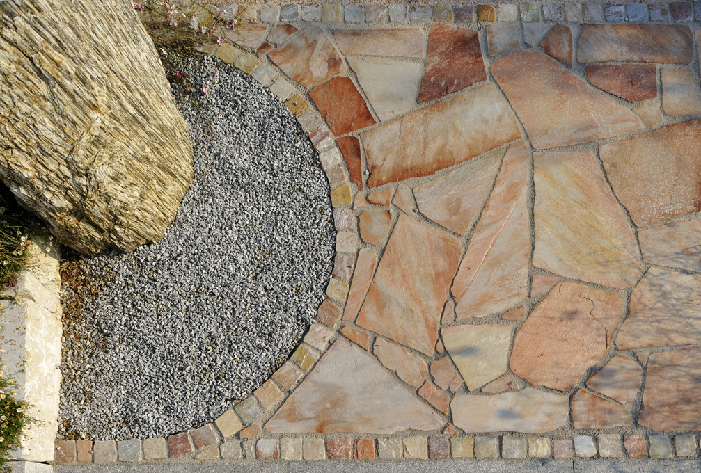 kamień łupany kamień naturalny łamany do ogrodu kamień na taras kamień naturalny na wykończenie tarasu.jpg